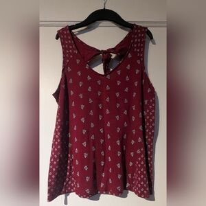 Old Navy Burgundy Floral Flowy Tie Back Sleeveless V-Neck Top. Size M. Like New